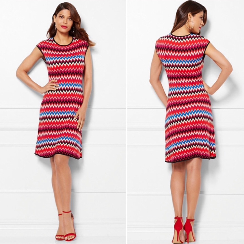 EUC New York & Co. Eva Mendes Collection Phoebe Zig Zag Sweater Dress. Size SP.